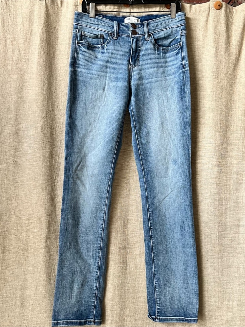 BKE Payton universal fit mid-rise straight leg 28 x 32” lighter wash nice jeans!